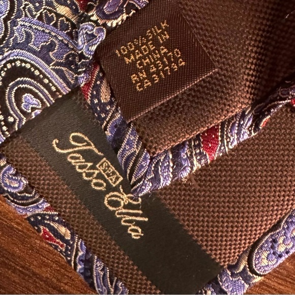 TASSO ELBA 100% Silk Purple On Red  Paisley Necktie - Picture 8 of 10